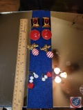 4 pr. clip earrings, Dubin Nr, Red and white balls,