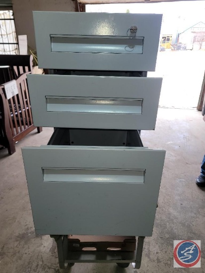 3 Drawer metal file cabinet with key