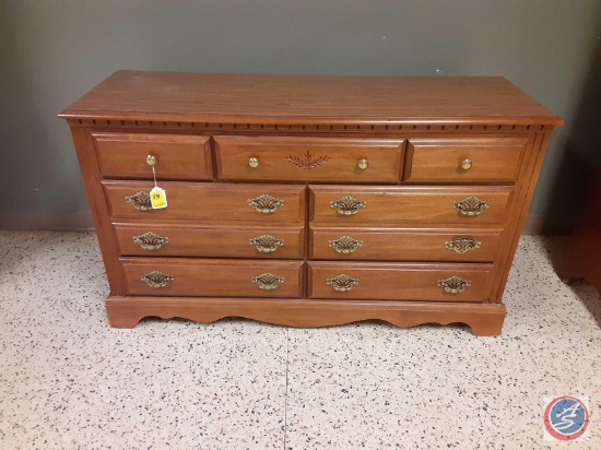 Broyhill...Dresser with 7 drawers, approx measurements are 54 x 18 x 31.5.