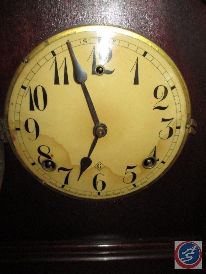 Mantel clock No key, and does not work (Vintage)