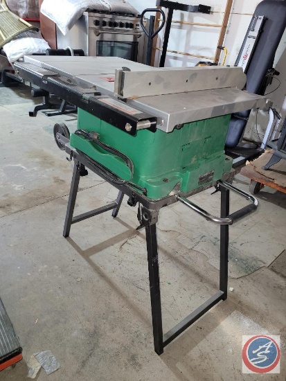 10" foldable table saw on casters tested and works perfectly does have a crack in the green plastic