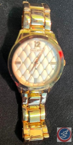 Jet Setters wear this one