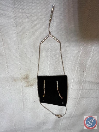 Necklace and earring set