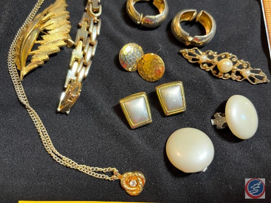 Pearl Brooch, Gold tone bracelet and necklace