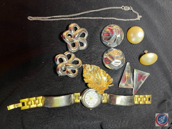 Oak leaf brooch, Earring accessories