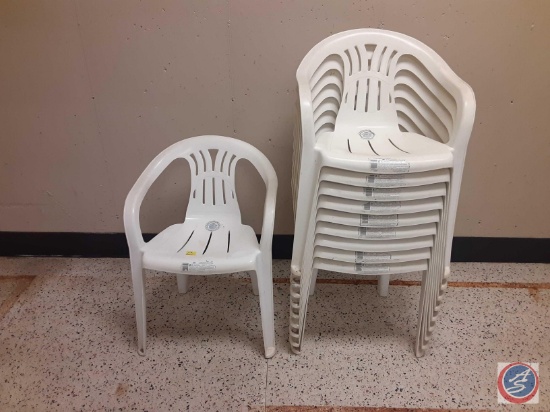 (10) white plastic stackable patio chairs.