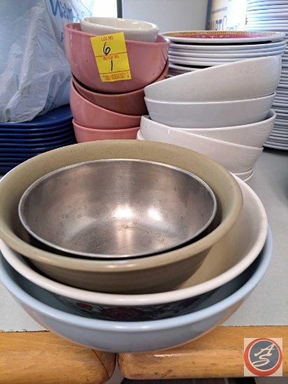 Assorted sizes bowls