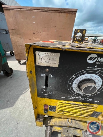 Miller DialArc 250 AC/DC 3ph...welder on cart no leads