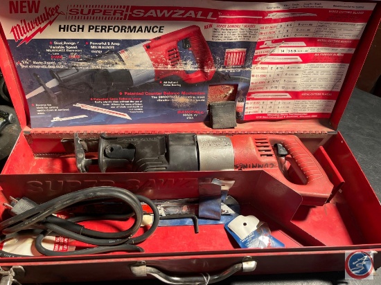 Milwaukee electric heavy-duty high-performance...super sawzall...in metal box working condition