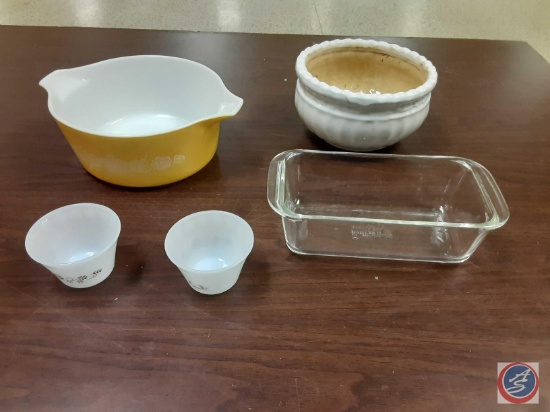 (1) Pyrex dish, (1) pyrex loaf pan, (2) custard dishes(1) ceramic dish