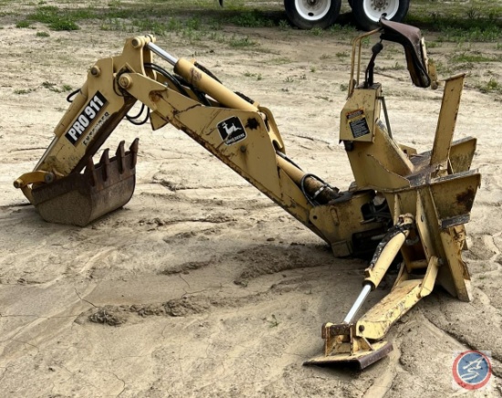 John Deere Pro 911 Backhoe attachment