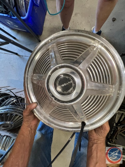 (4) sets of 4 Mustang hub caps