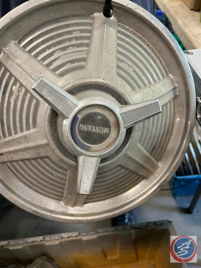 (4) sets of 4 Mustang hub caps