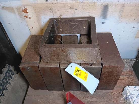 8" Risers