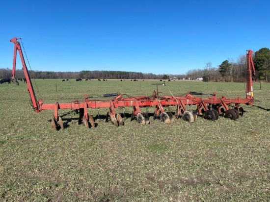 Bush Hog hydraulic fold 8 row bedder