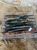pallet of centerlinks and draw bars