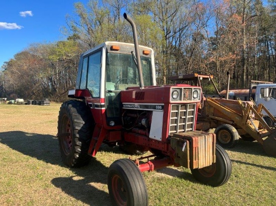 International 886