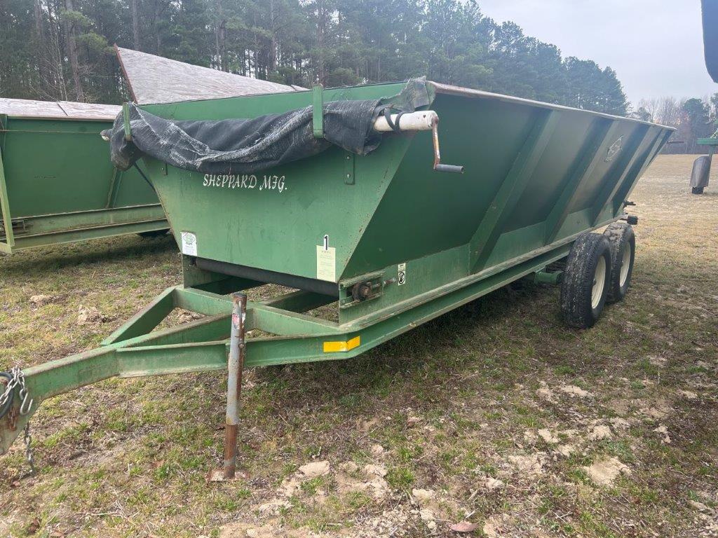 Johnnie Sheppard 20ft. Tobacco Trailer, Live