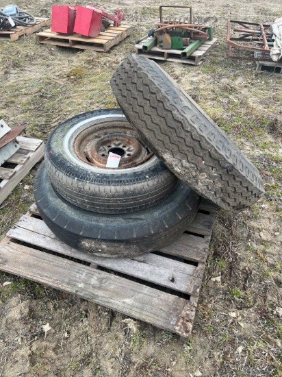 Pallet tires