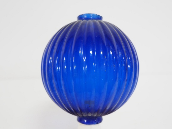 Cobalt round pleat lightning rod ball