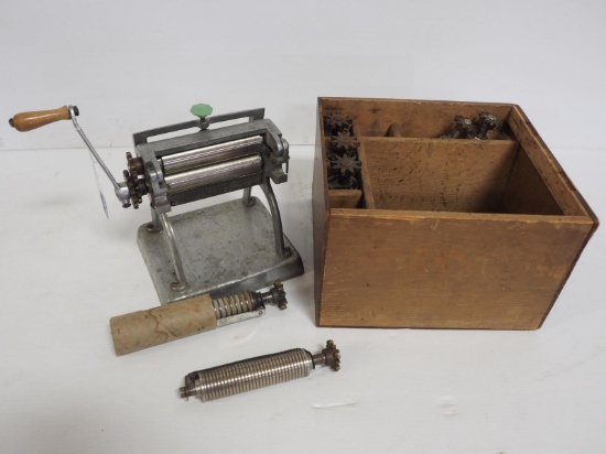 Hand-crank noodle maker