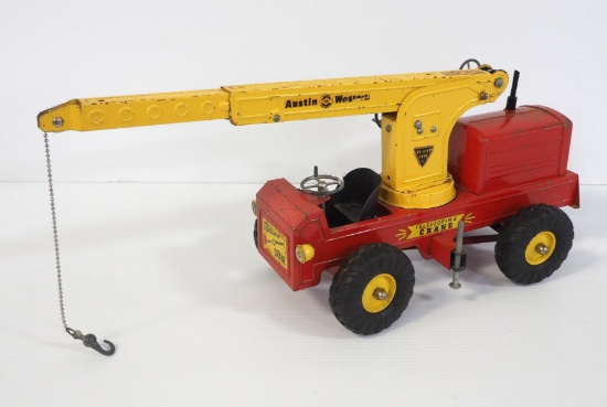Nylint telescoping crane