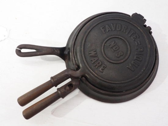 Favorite-Piqua No.8 waffle iron