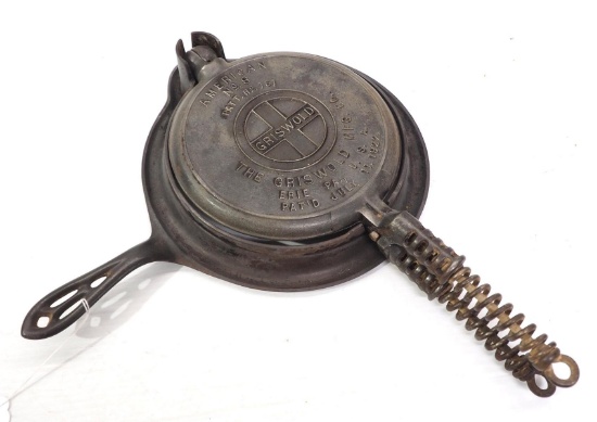 Griswold No.8 cast iron waffle iron