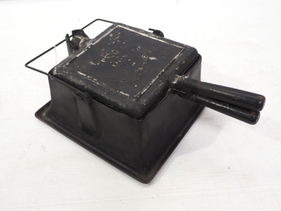 Wagner square aluminum waffle iron