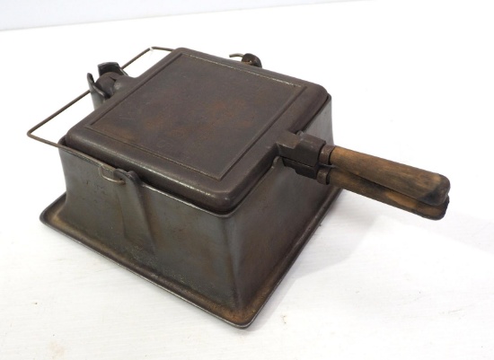 Wagner cast iron square waffle iron