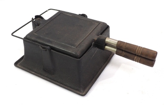 Wagner cast iron square waffle iron