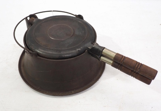 Wagner 1408 cast iron waffle iron