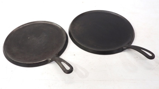 (2) Griswold Handle Griddles: No.8 / No.9