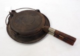 Wagner No.8 cast iron waffle iron