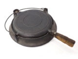 Wagner No.9 cast iron waffle iron