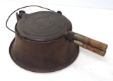 Wagner No.8 cast iron waffle iron