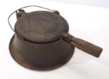 Wagner No.8 cast iron waffle iron