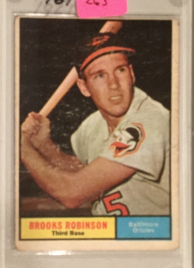 1961 Topps #10 – Brooks Robinson