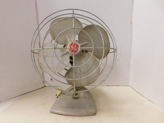 VINTAGE GENERAL ELECTRIC  METAL TABLE FAN