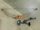 REGAL COMPOUND BOW W/ (2) QUIVERS