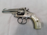 H&R .32 S&W CAL 5 SHOT REVOLVER W/ NICKLE FINISH & PEARL GRIPS