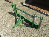 LOADER MOUNTED RECIVER HITCH FOR JOHN DEERE 600-700 SERIES LOADERS