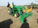 JOHN DEERE 2025R MFWD W/ JD H130 HYDRAULIC LOADER & 60