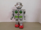 SH JAPAN BATTERY OPERATED ROBOT