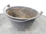 SMALL UNMARKED CAST IRON FLAT BOTTOM KETTLE
