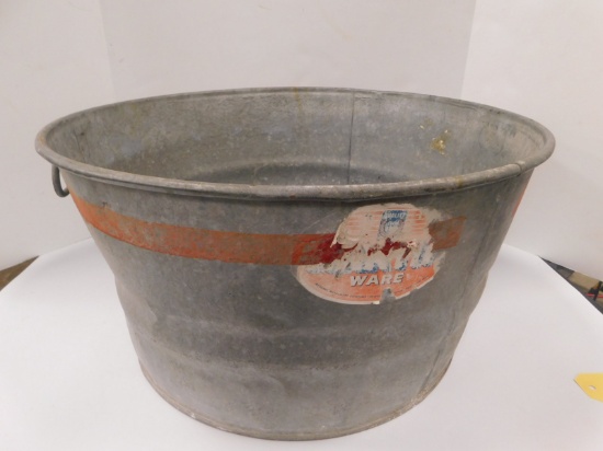 VINTAGE GALVANIZED WASH TUB