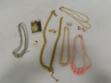 BULK LOT OF VINTAGE CUSTUME JEWELERY