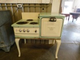 ANTIQUE GENERAL ELECTRIC ENAMEL HOTPOINT STOVE