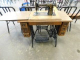 ANTIQUE SINGER SEWING MACHINE AND DESK