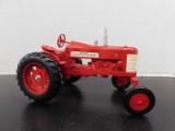 1/16 ERTL McCORMICK FARMALL 350 TRACTOR